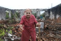 Ukraine: Besonders ältere Menschen wollen ihre Heimat oft nicht verlassen. Diese alte DAme ist ein Beispiel südöstlich von der Großstadt Charkiv. Foto: Malteser International